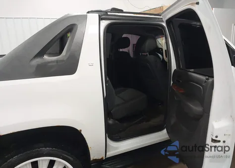 2010 Chevrolet Avalanche 1500 Lt1 z USA, uszkodzony, nr VIN 3GNVKFE00AG220397